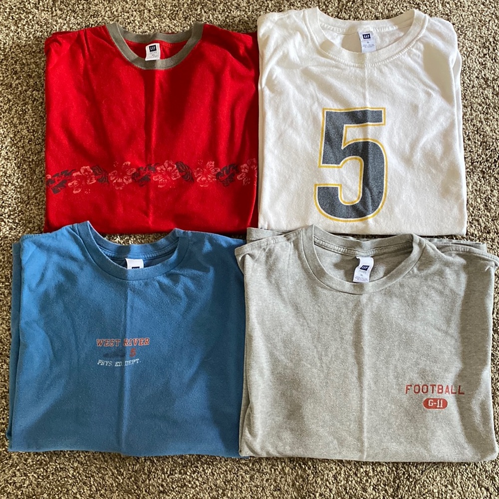 4 pack of gap T-shirts. Size XL